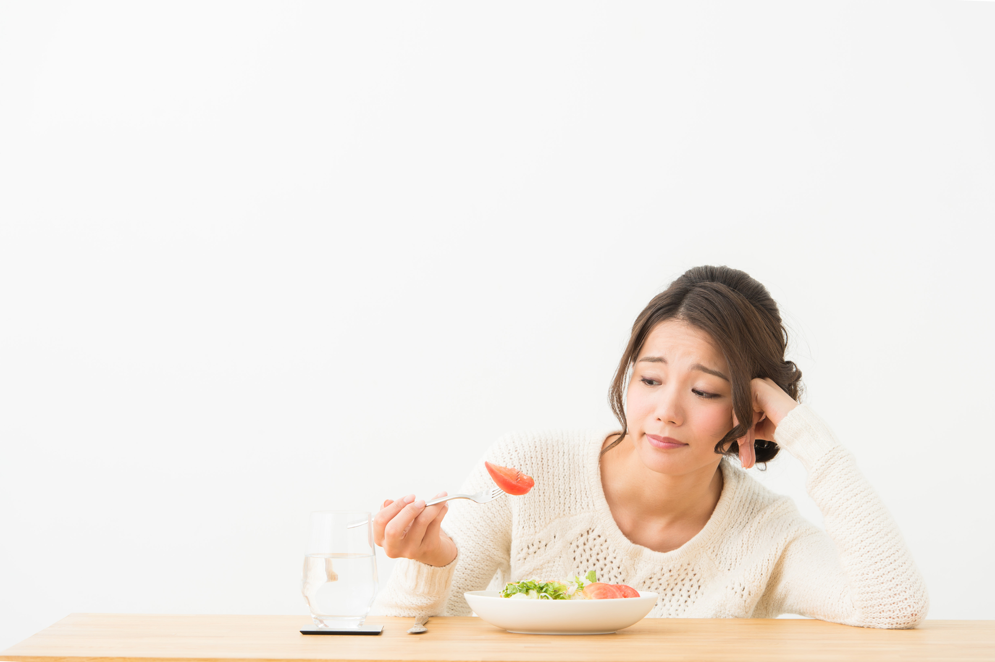 宅食-女性-食べる-苦手